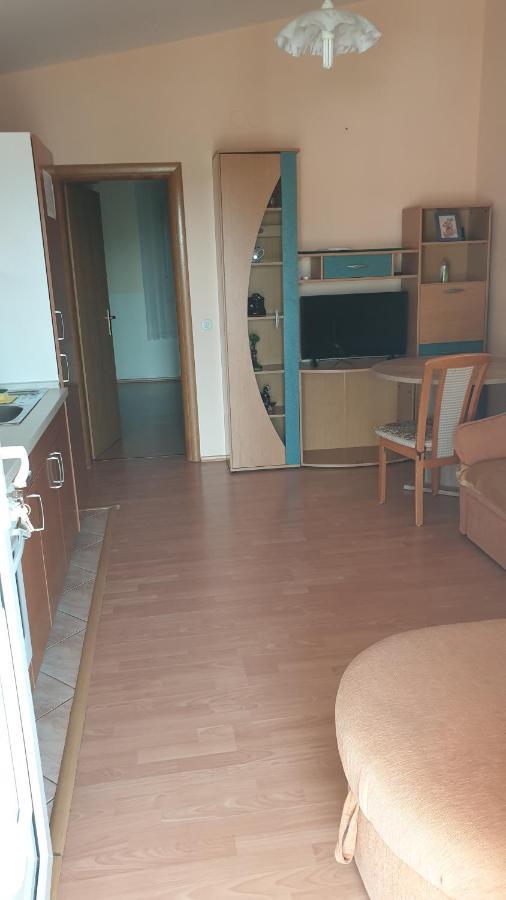 Apartments Luka Вир Екстериор снимка